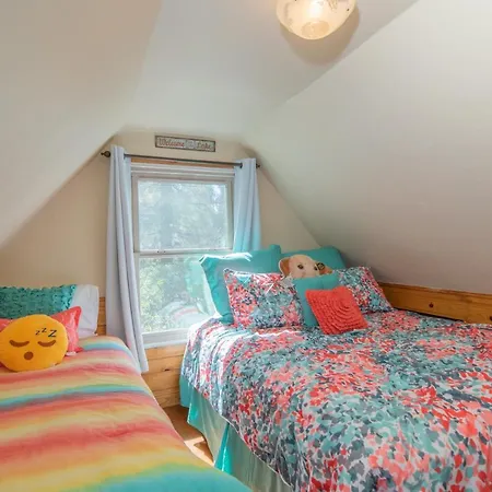 Big Bear Retreat - A Charming Mountain Cabin With Easy Access To Big Bear'S Attractions!